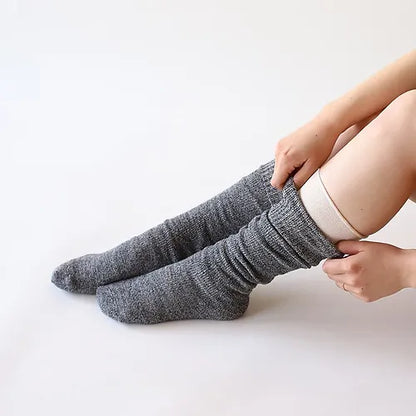 Japanese-made two-layer warm sleeping socks (silk x wool)