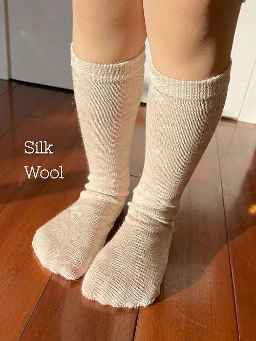 Japanese-made children's warm socks (silk and wool)