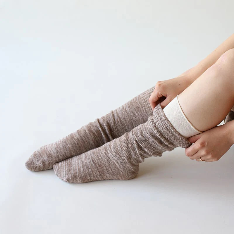 Japanese-made two-layer warm sleeping socks (silk x wool)